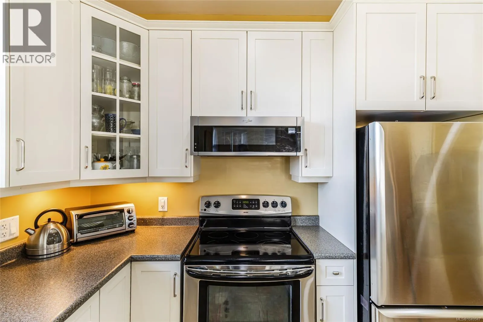 421 Poets Trail Dr