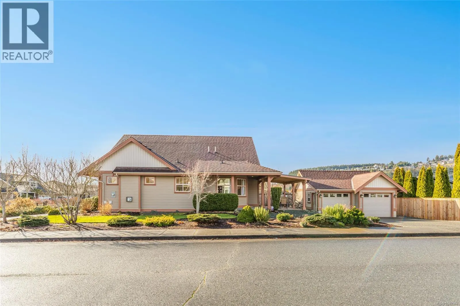 421 Poets Trail Dr