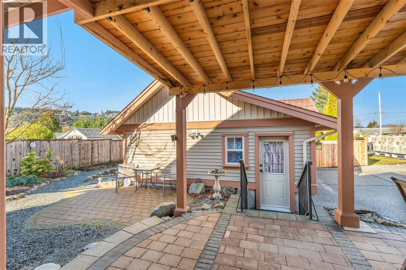 421 Poets Trail Dr