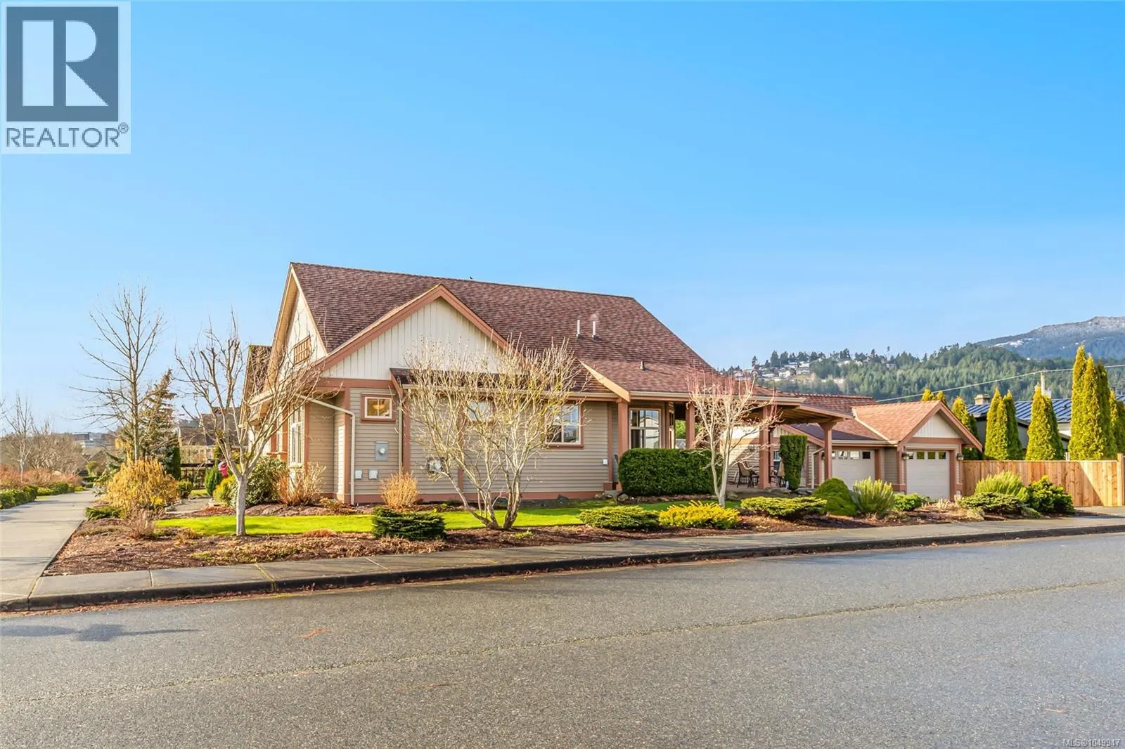 421 Poets Trail Dr