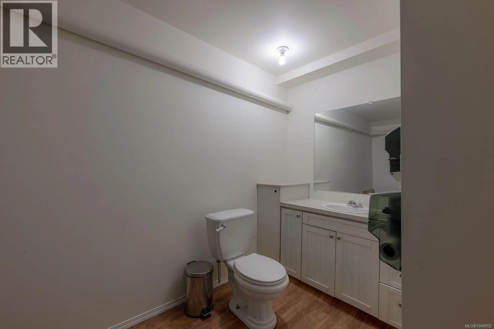 1085 Tara Cres