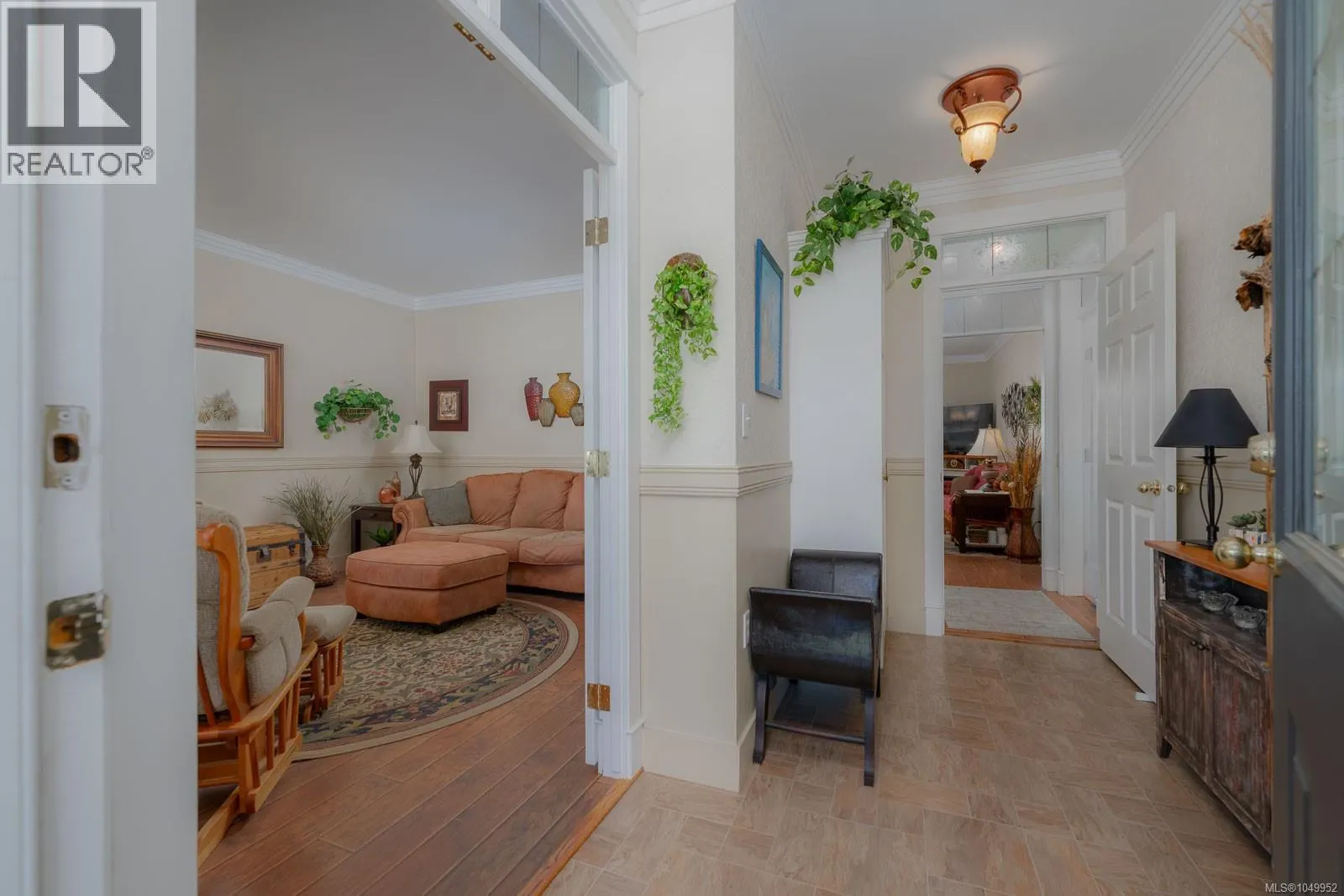 1085 Tara Cres