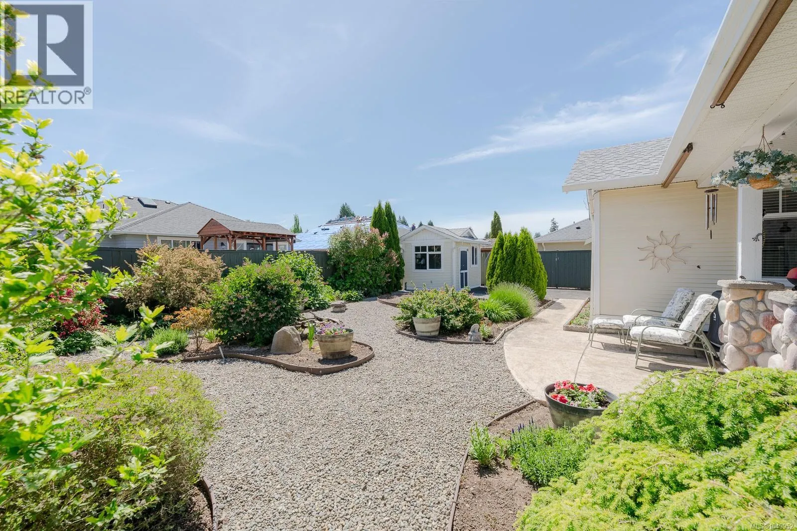 1085 Tara Cres
