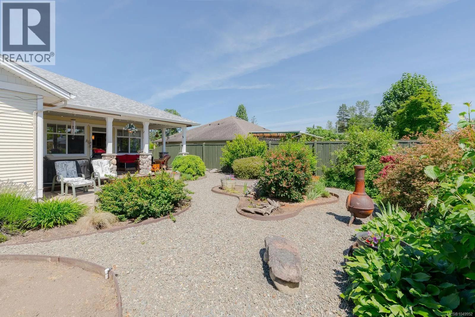 1085 Tara Cres