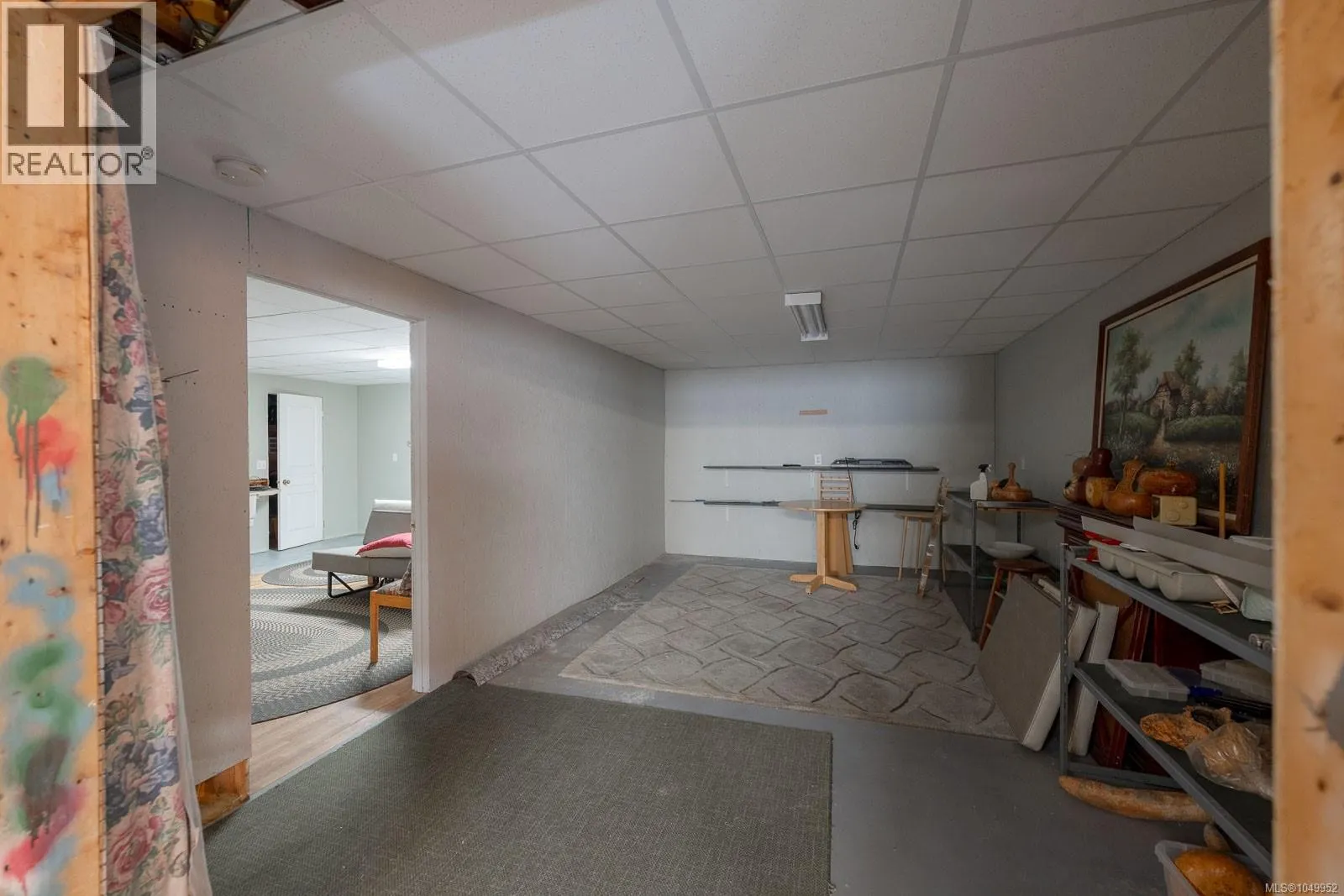 1085 Tara Cres
