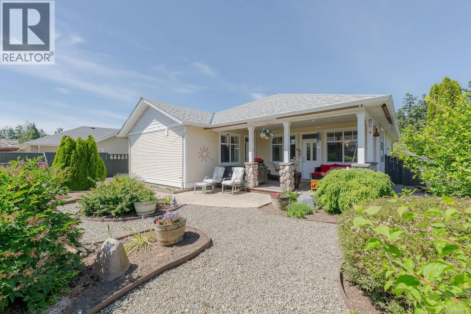 1085 Tara Cres