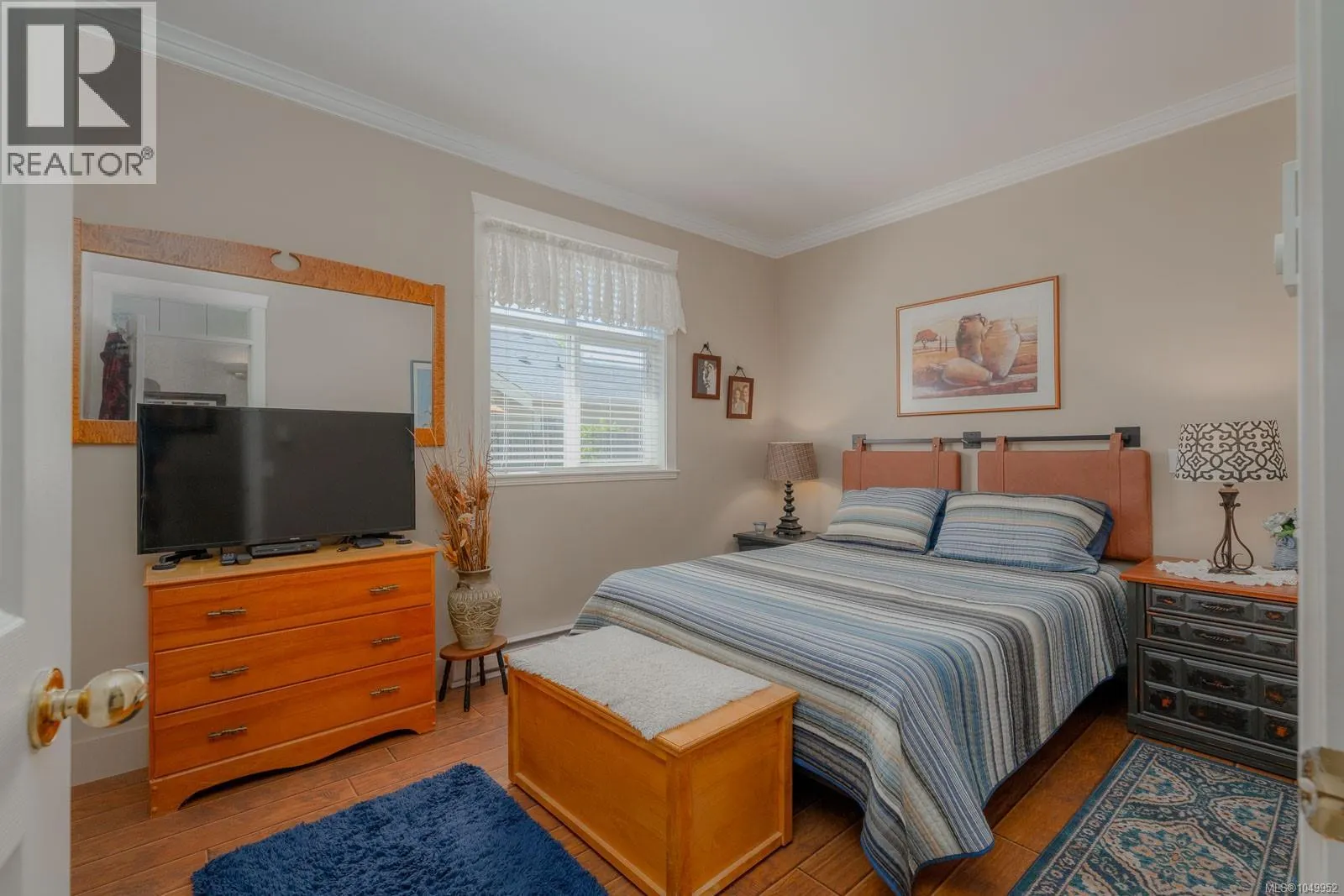 1085 Tara Cres