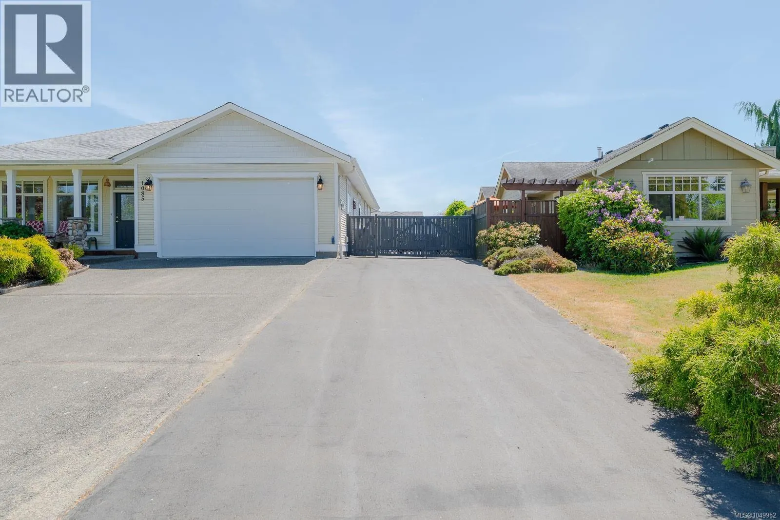 1085 Tara Cres
