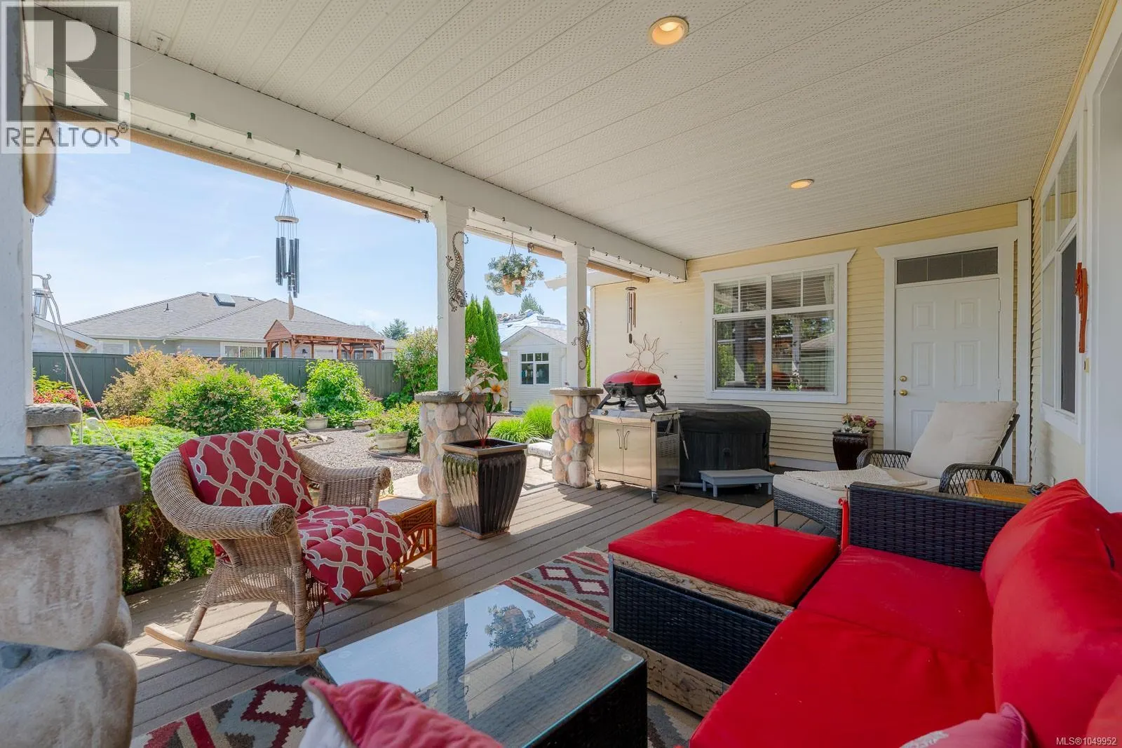 1085 Tara Cres