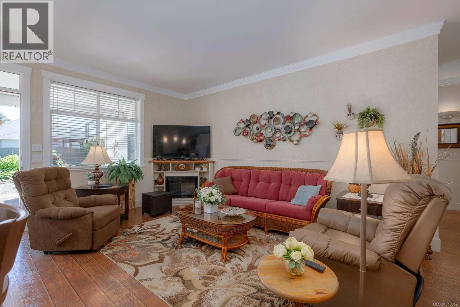 1085 Tara Cres