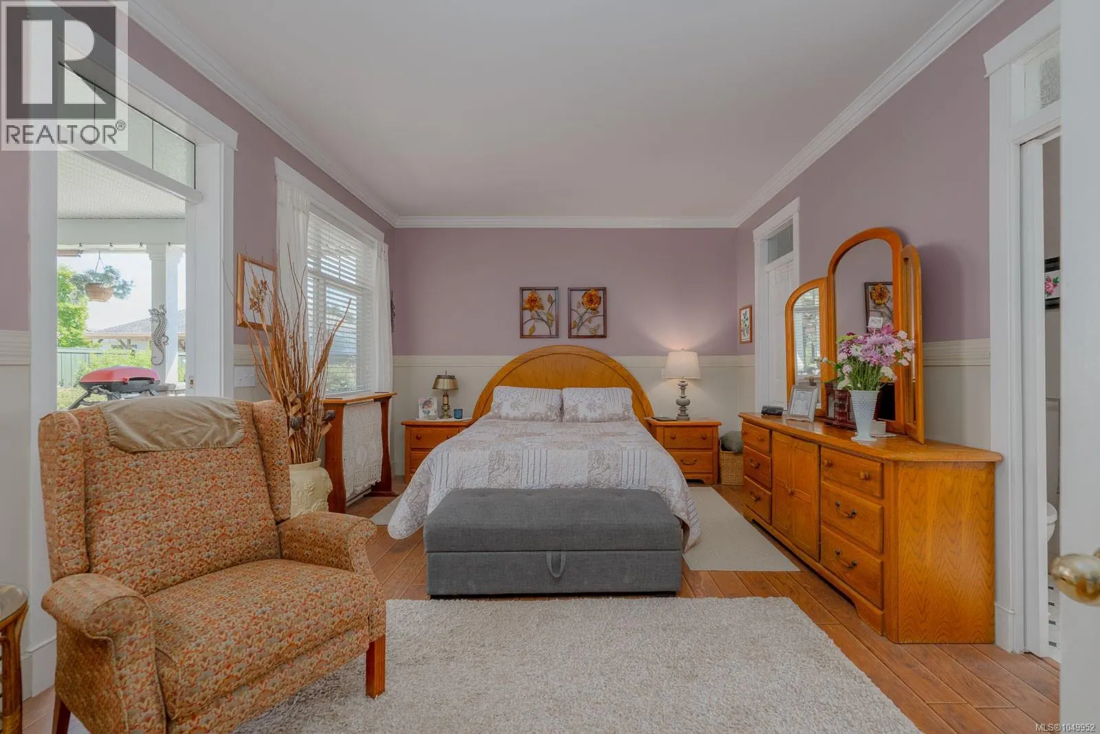1085 Tara Cres