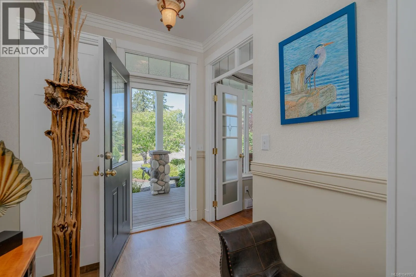 1085 Tara Cres
