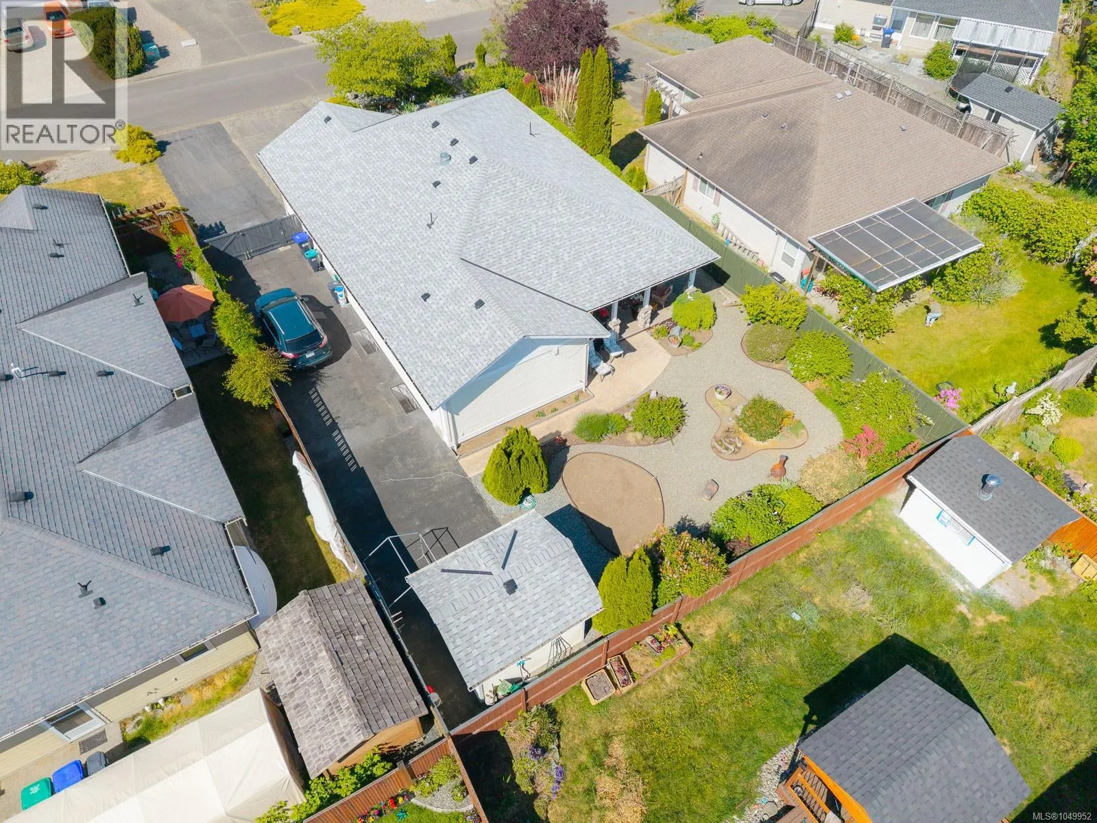 1085 Tara Cres