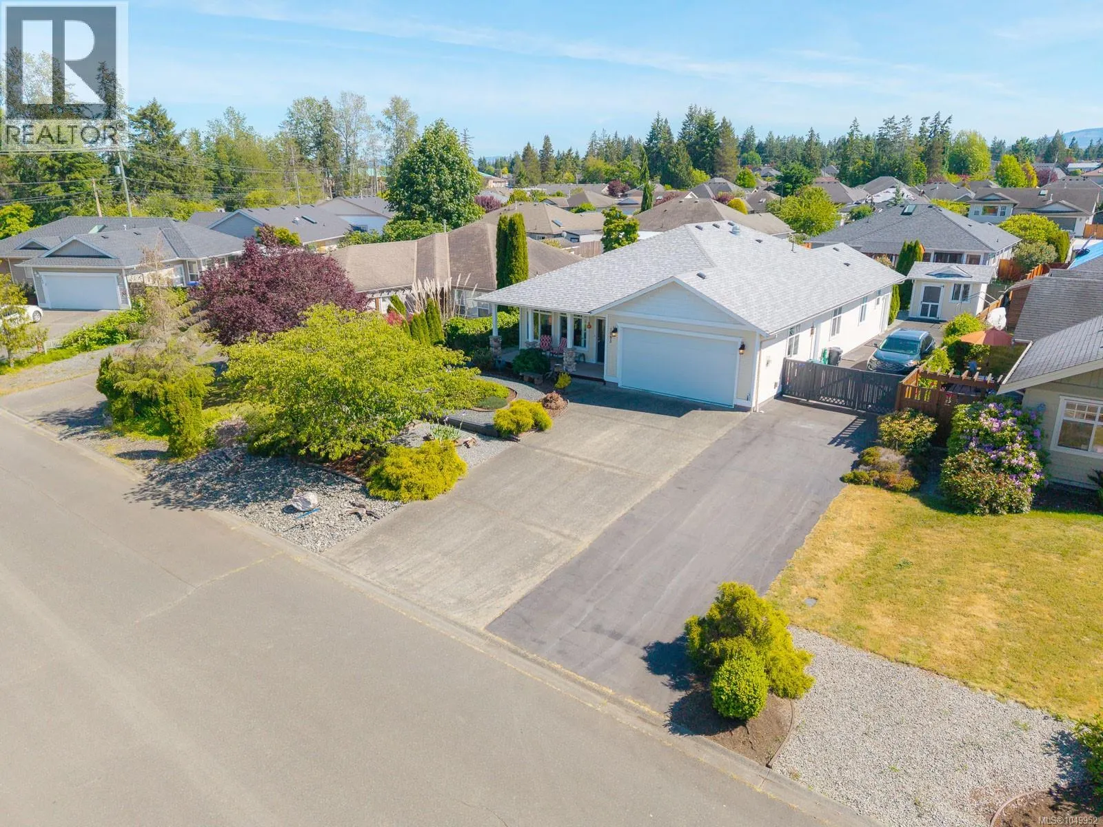 1085 Tara Cres