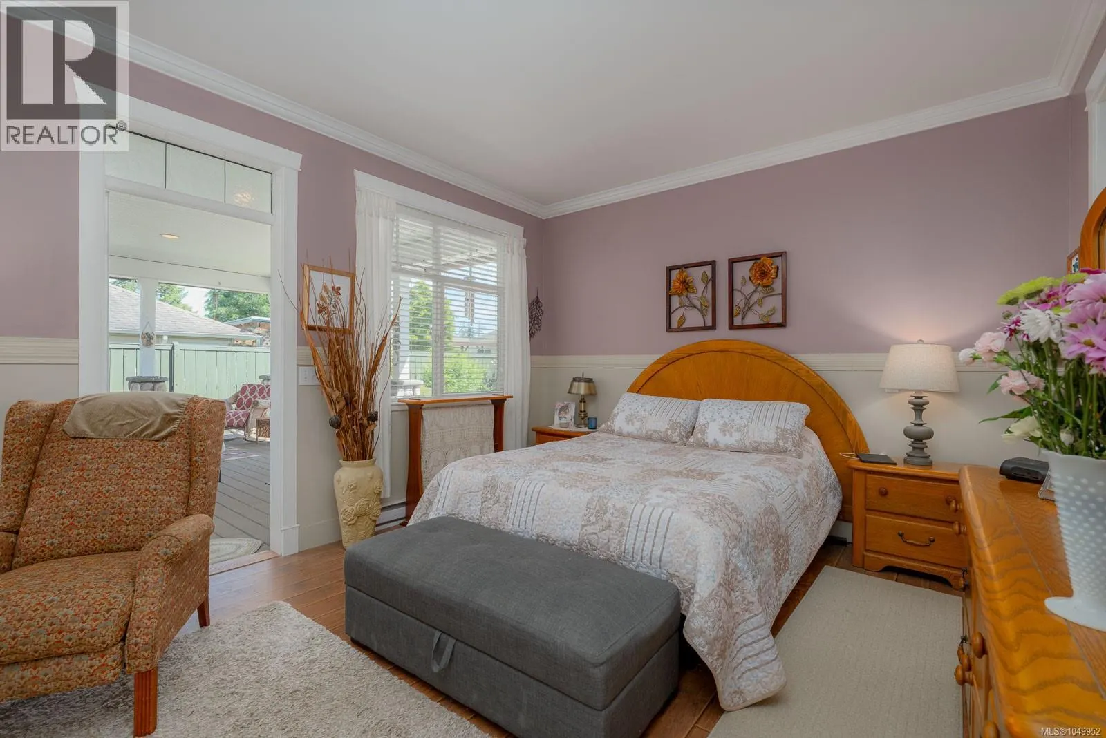 1085 Tara Cres