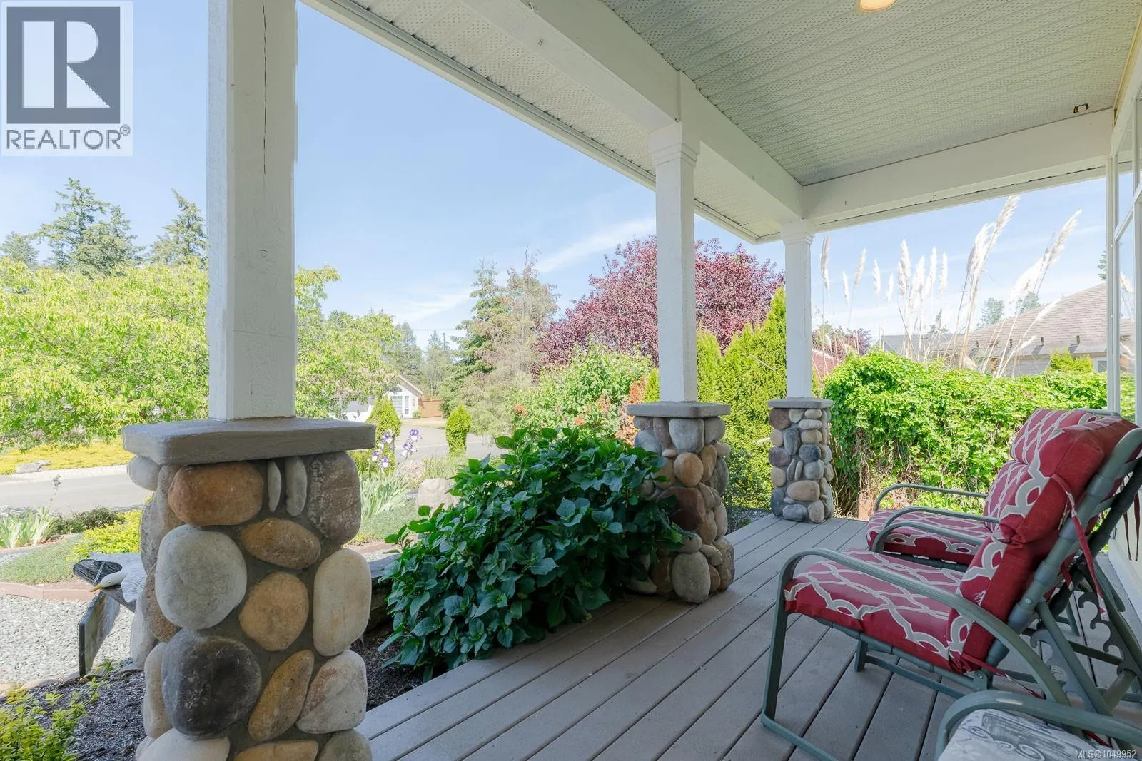 1085 Tara Cres