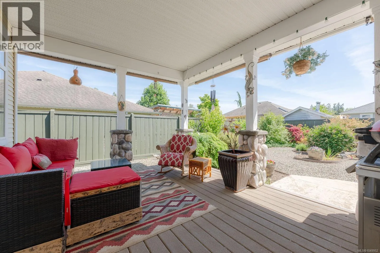 1085 Tara Cres