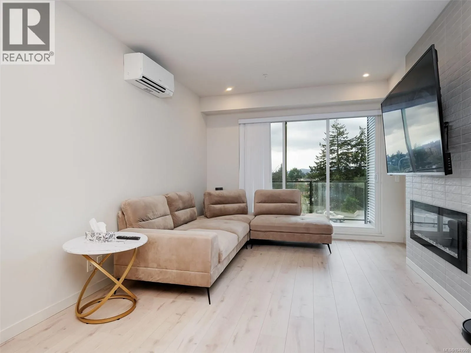 310 958 Pharoah Mews