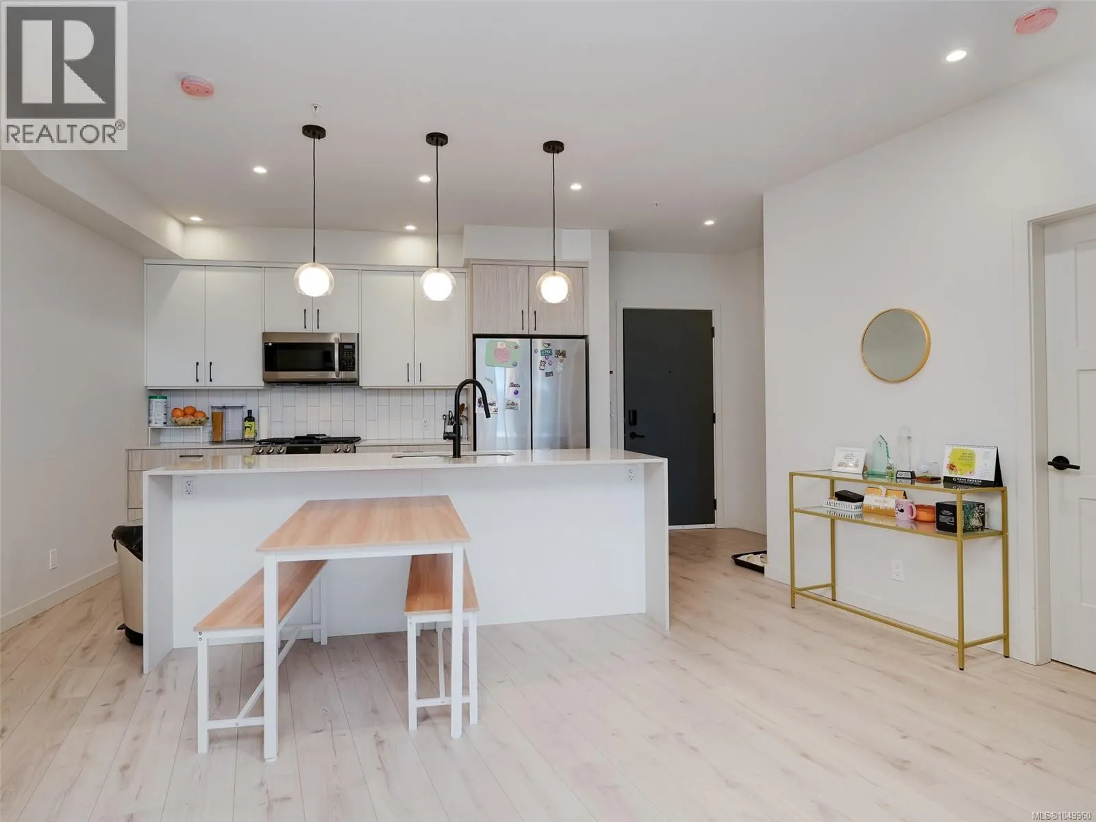 310 958 Pharoah Mews