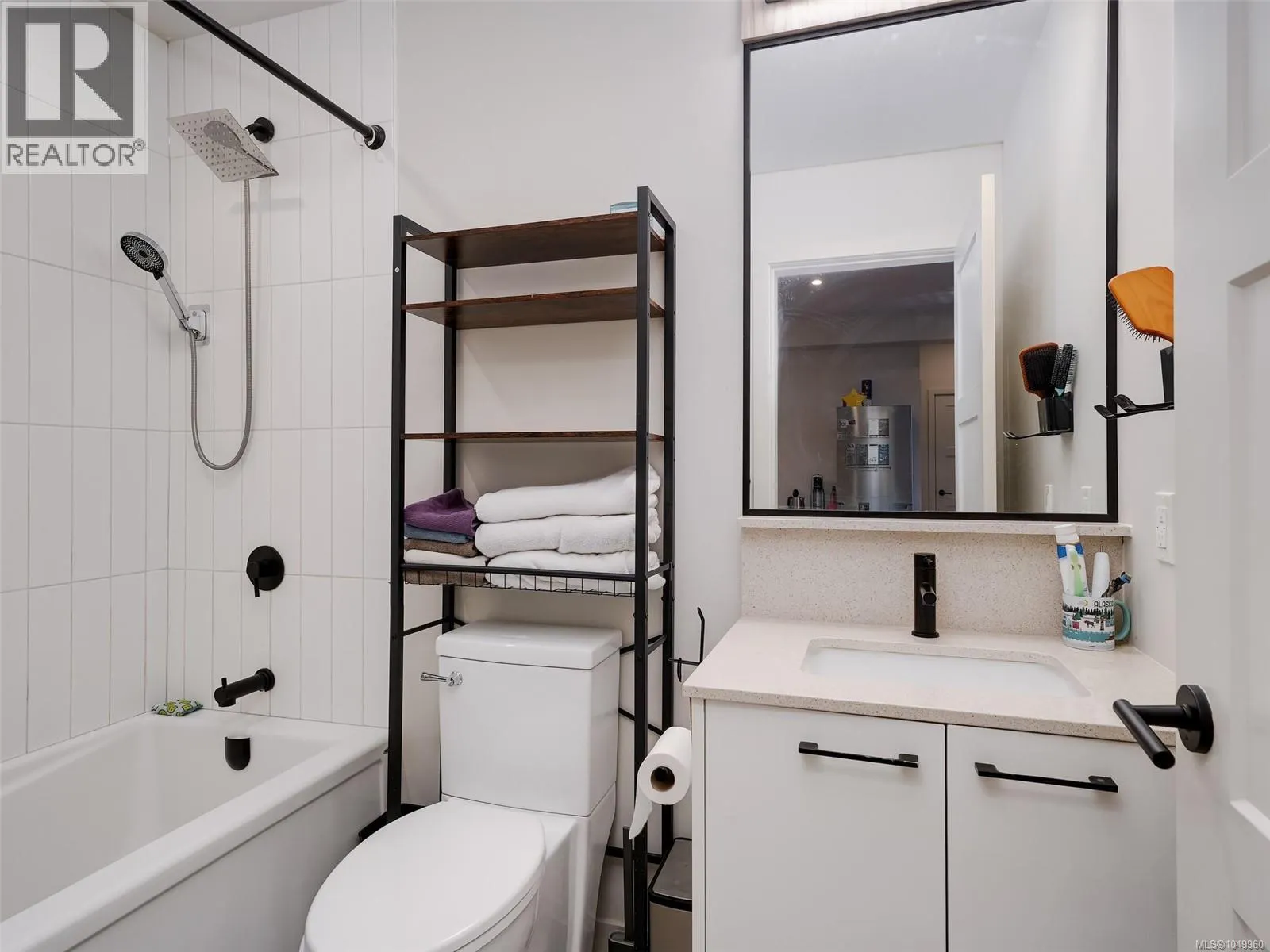310 958 Pharoah Mews