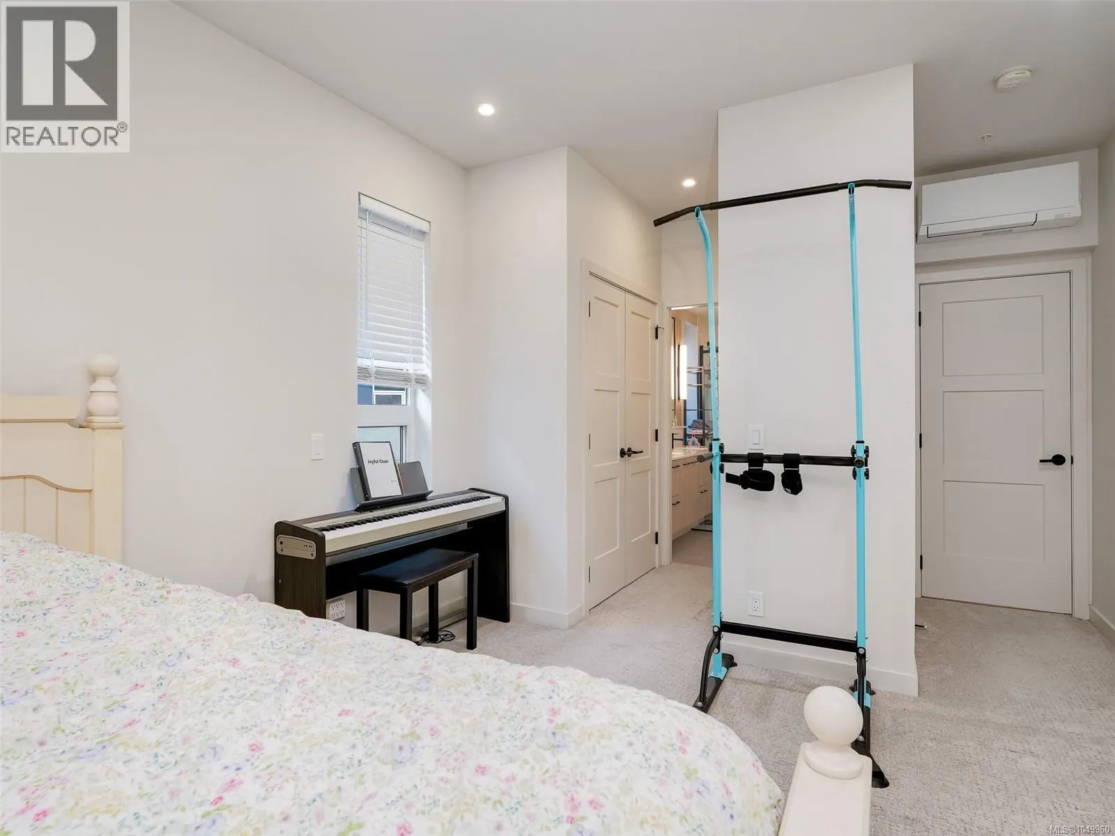 310 958 Pharoah Mews