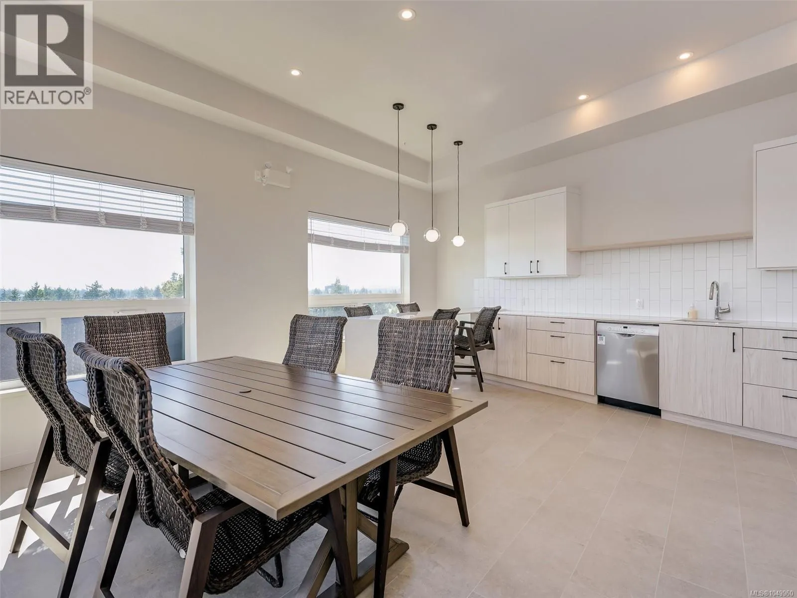 310 958 Pharoah Mews