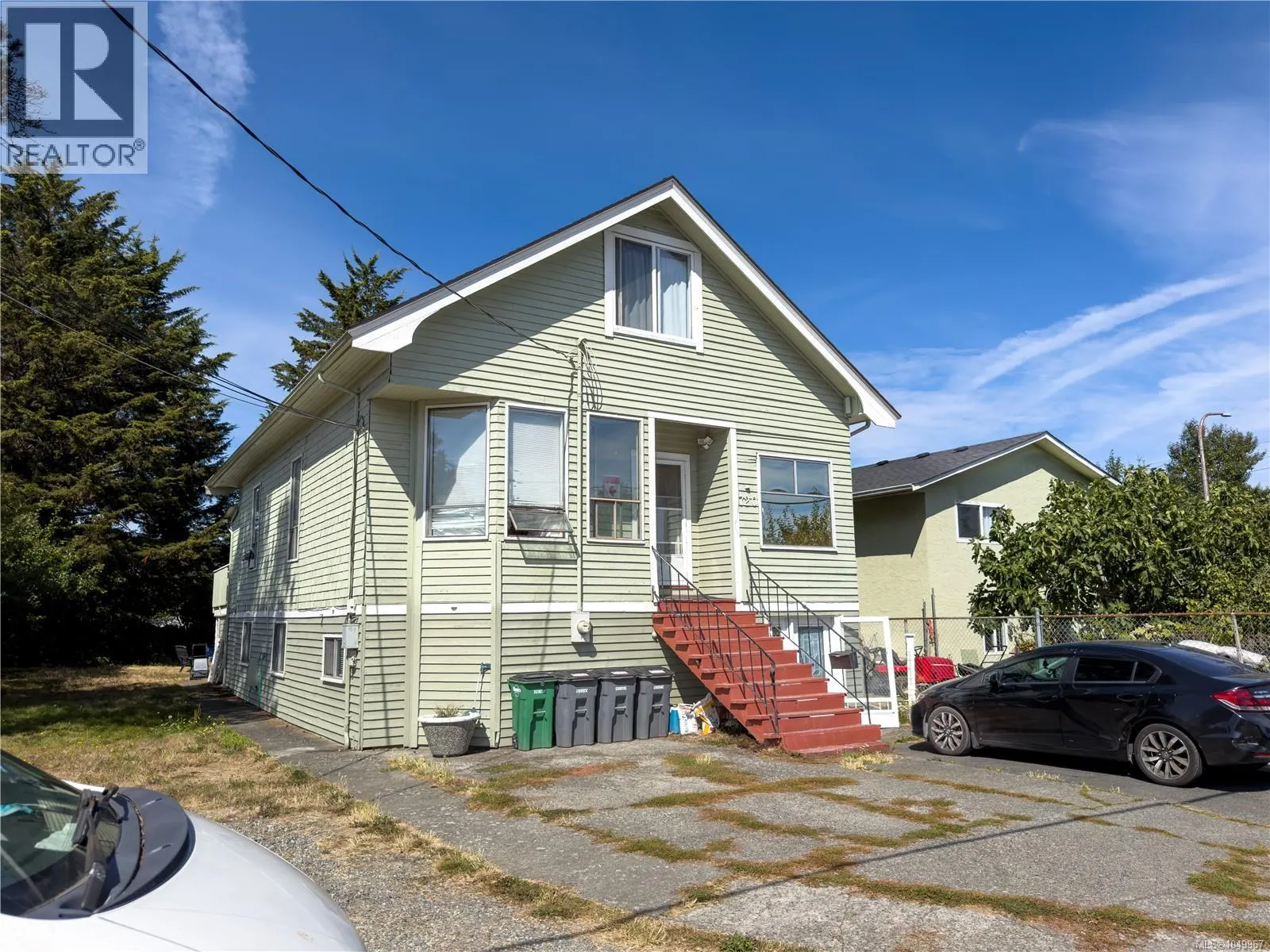 720 Vernon Ave