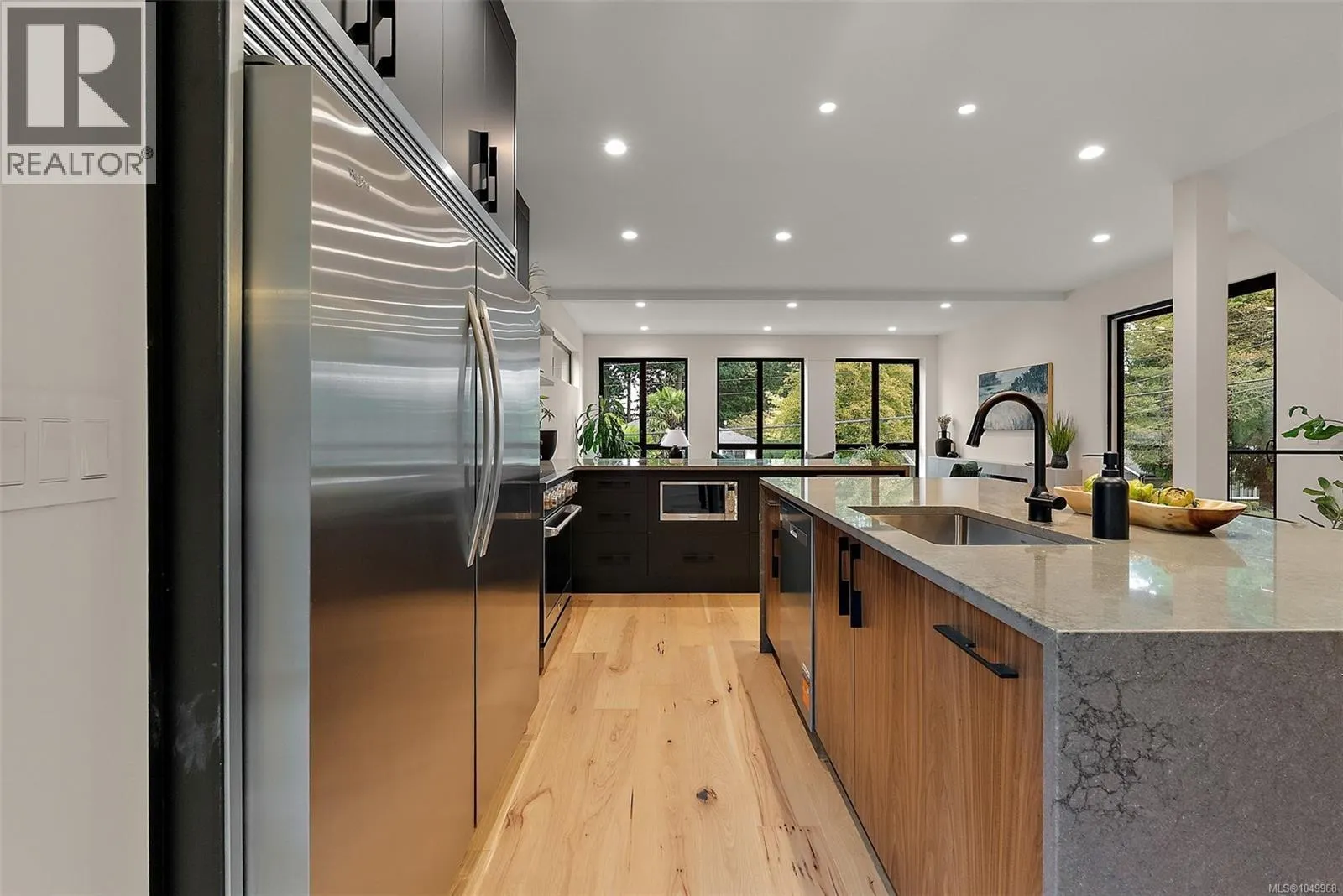 1 2215 Greenlands Rd