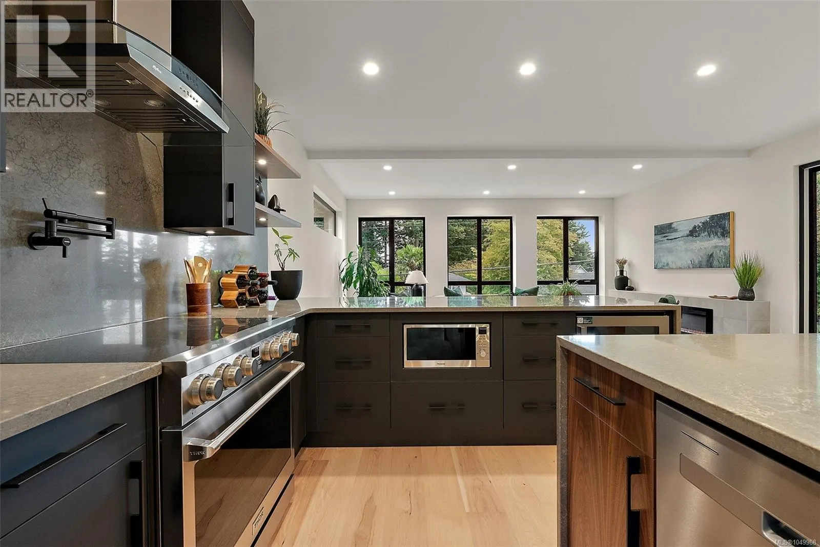 1 2215 Greenlands Rd