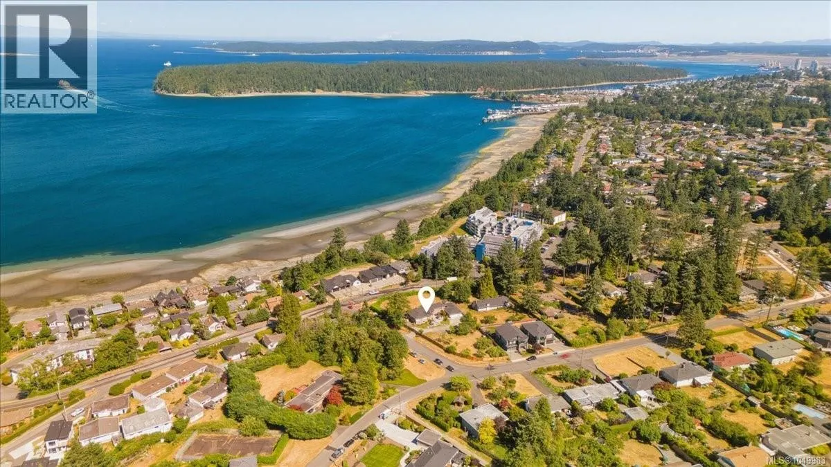 2565 Departure Bay Rd