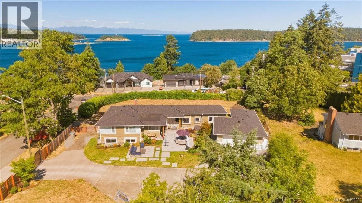 2565 Departure Bay Rd