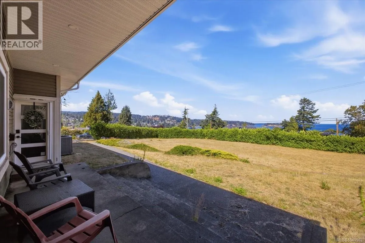 2565 Departure Bay Rd