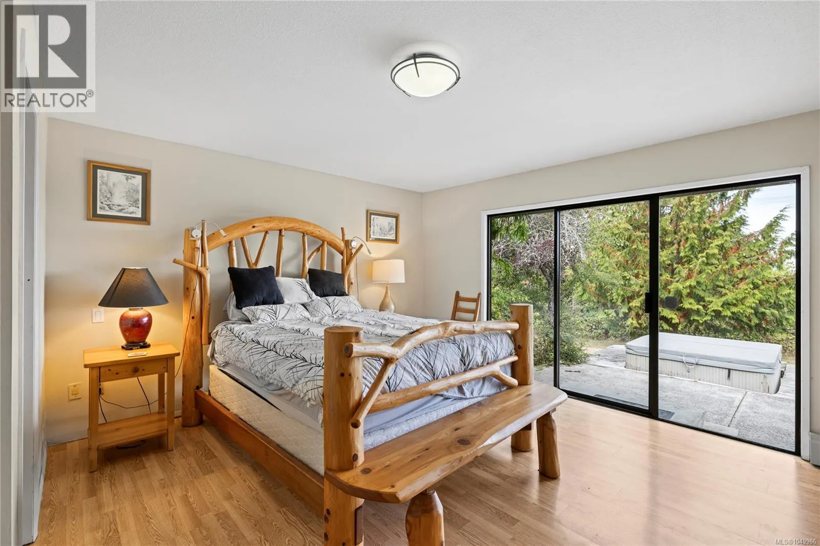 899,875 Andreef Rd