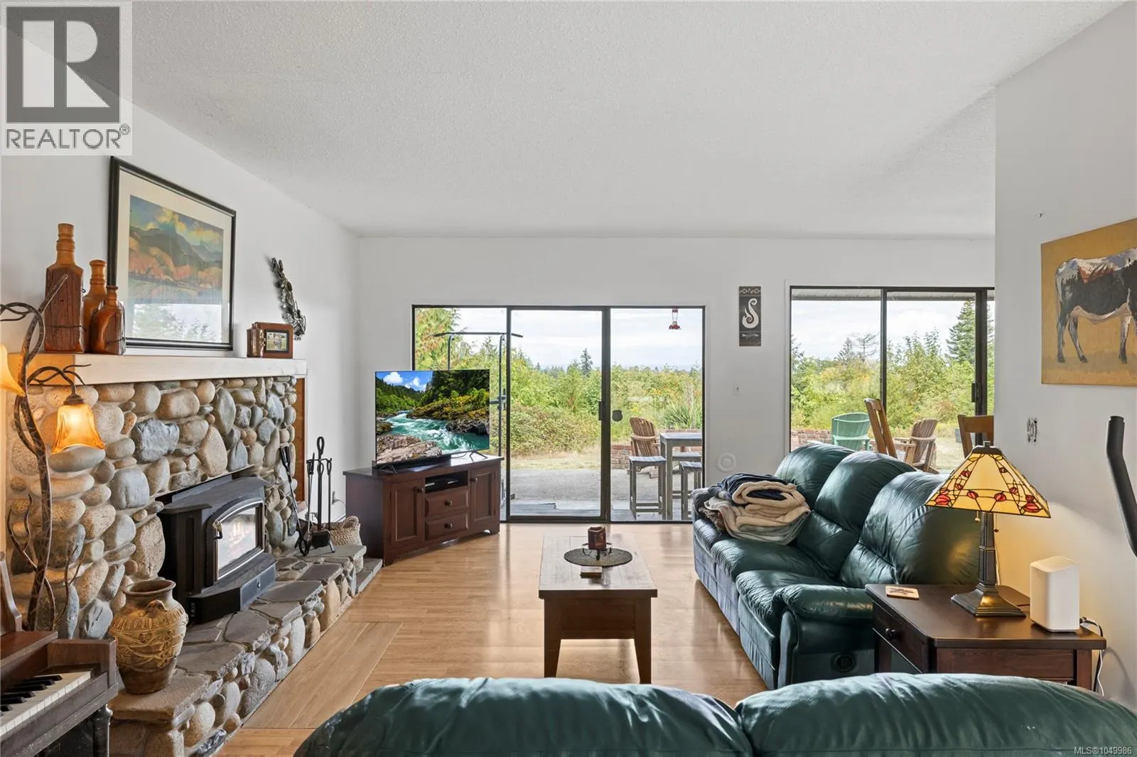 899,875 Andreef Rd