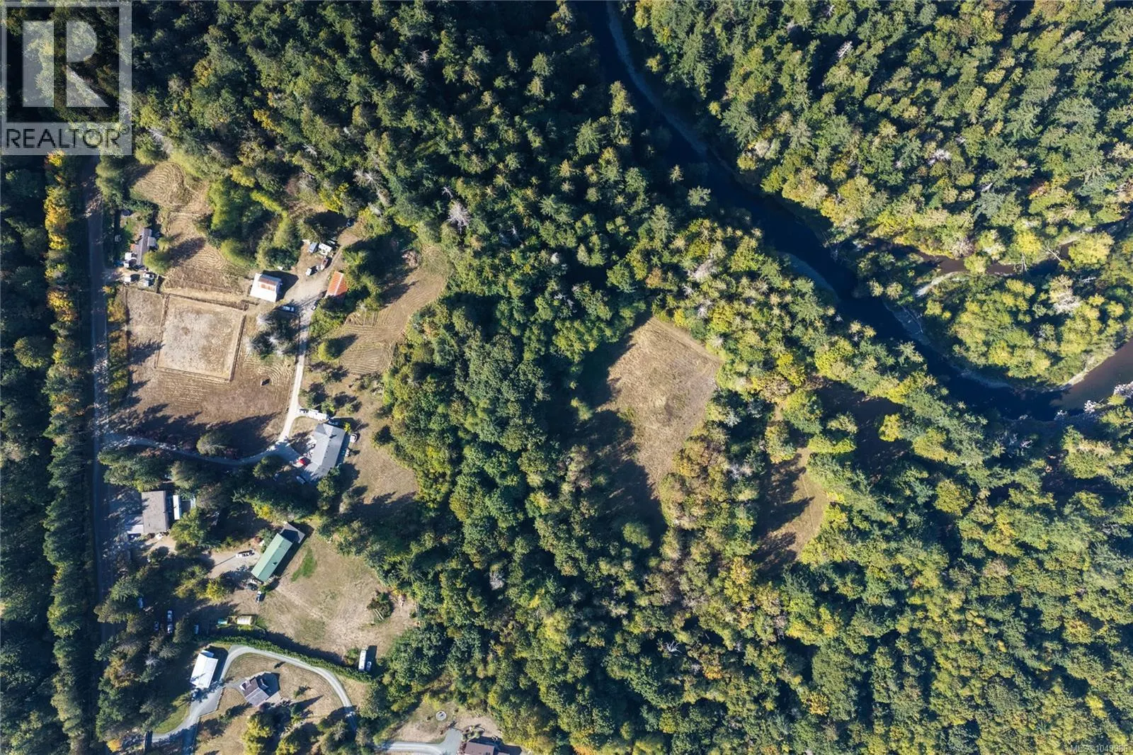 899,875 Andreef Rd