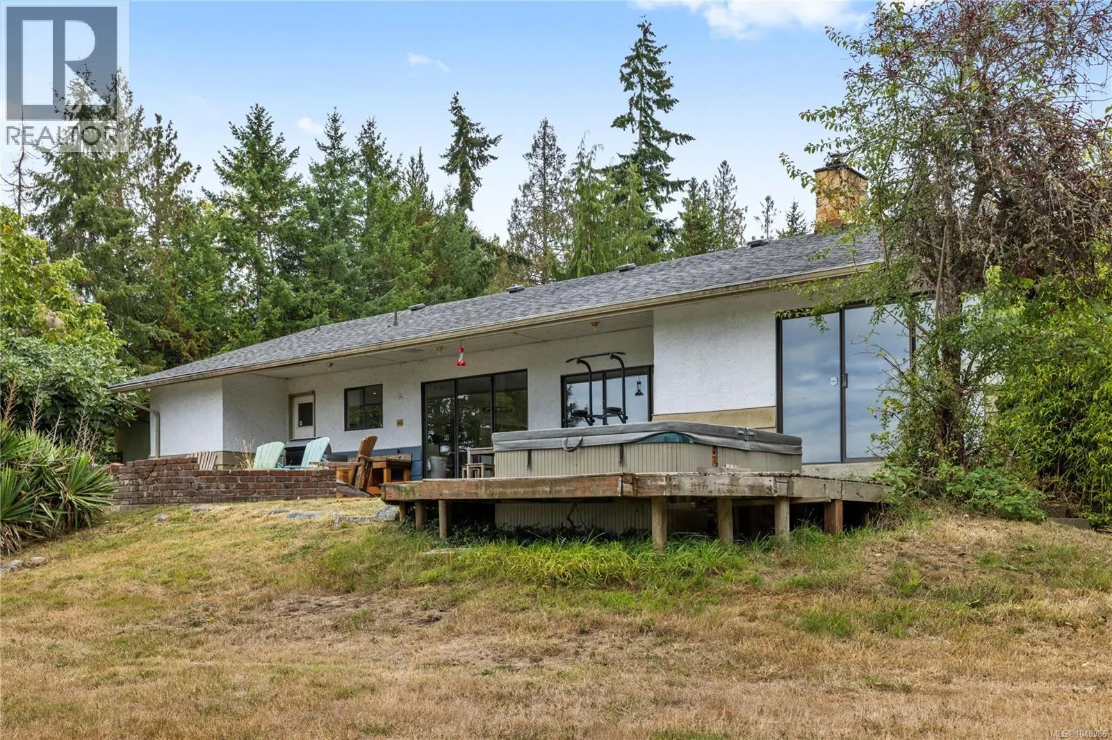 899,875 Andreef Rd