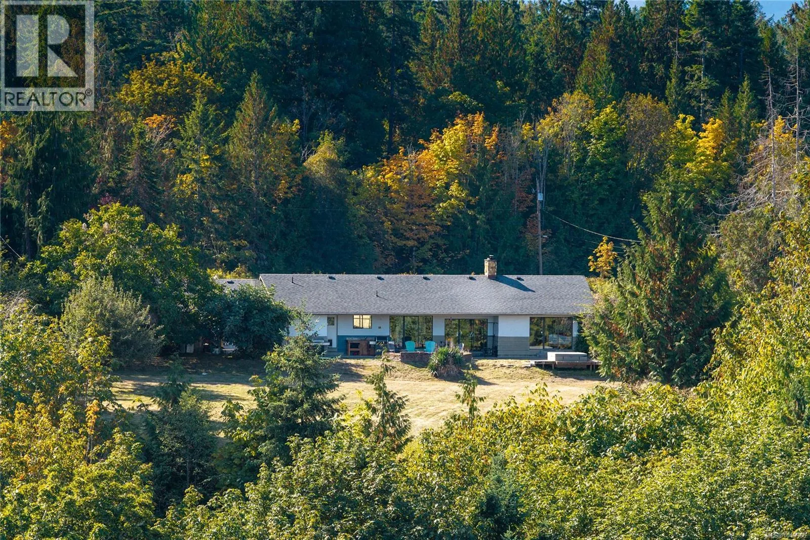 899,875 Andreef Rd