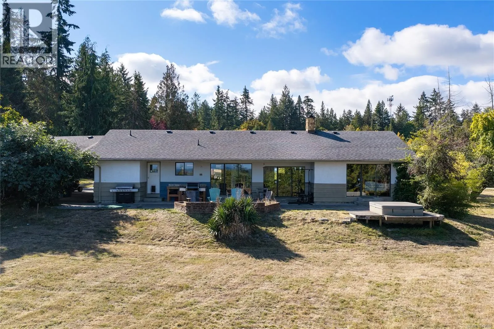 899,875 Andreef Rd
