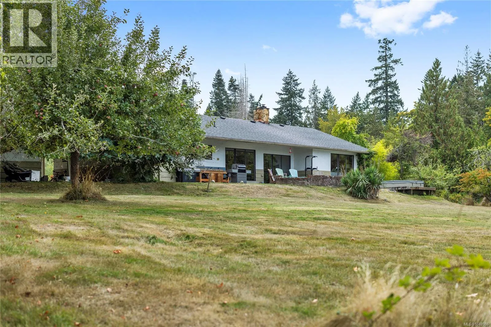 899,875 Andreef Rd