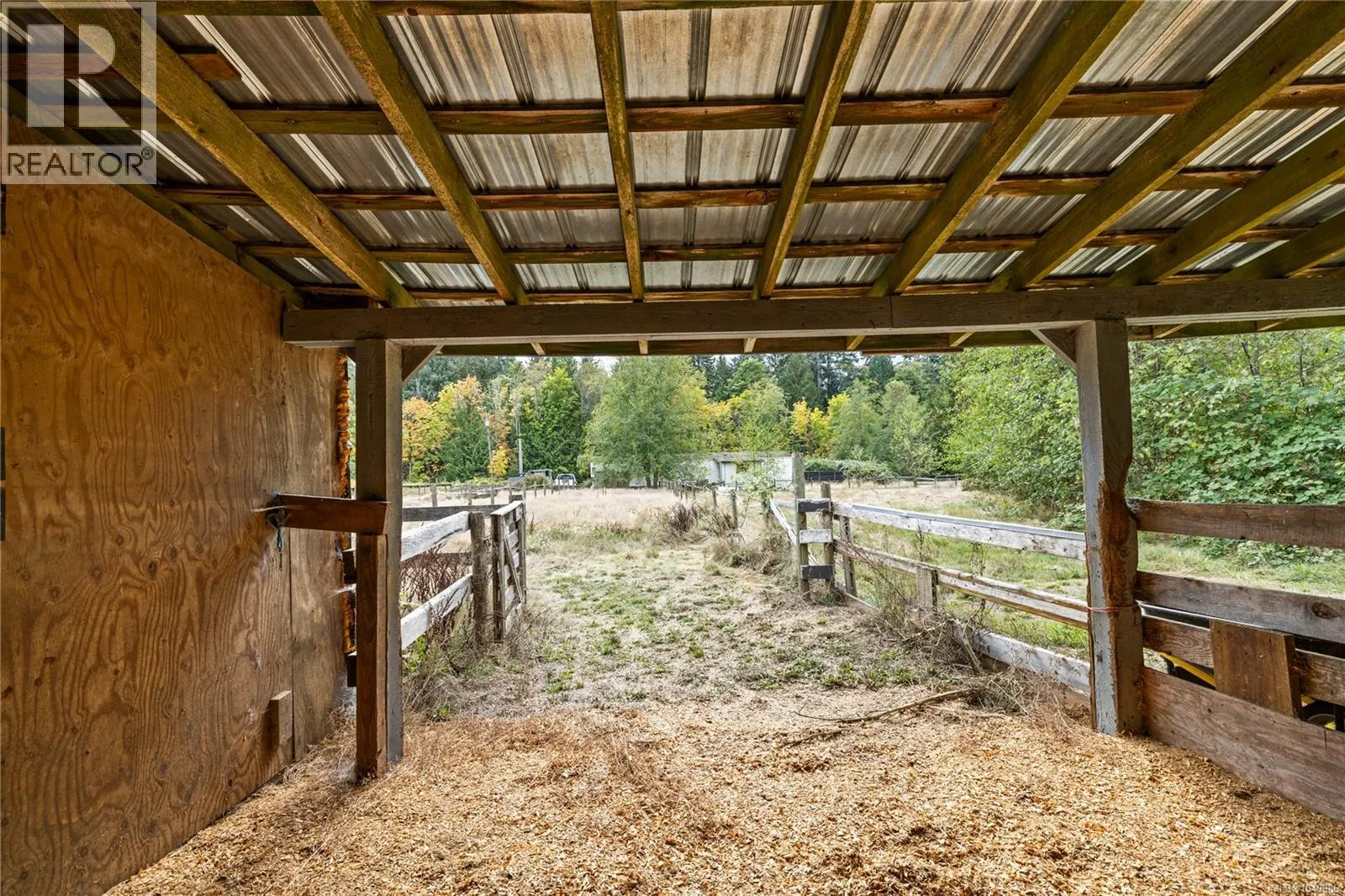 899,875 Andreef Rd
