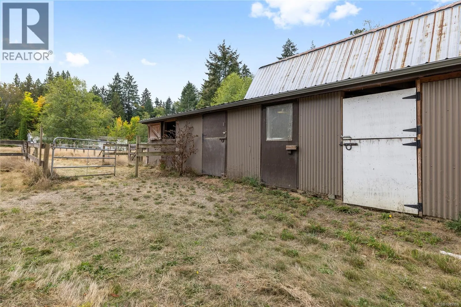 899,875 Andreef Rd