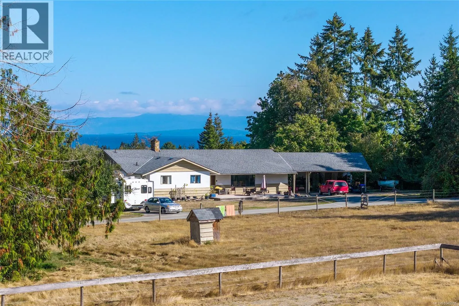 899,875 Andreef Rd