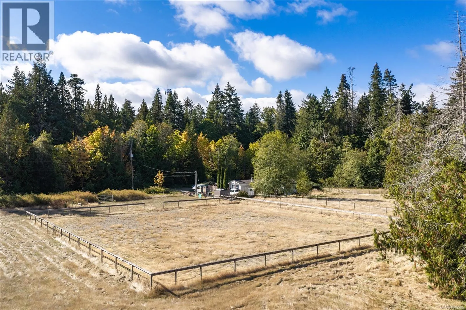 899,875 Andreef Rd