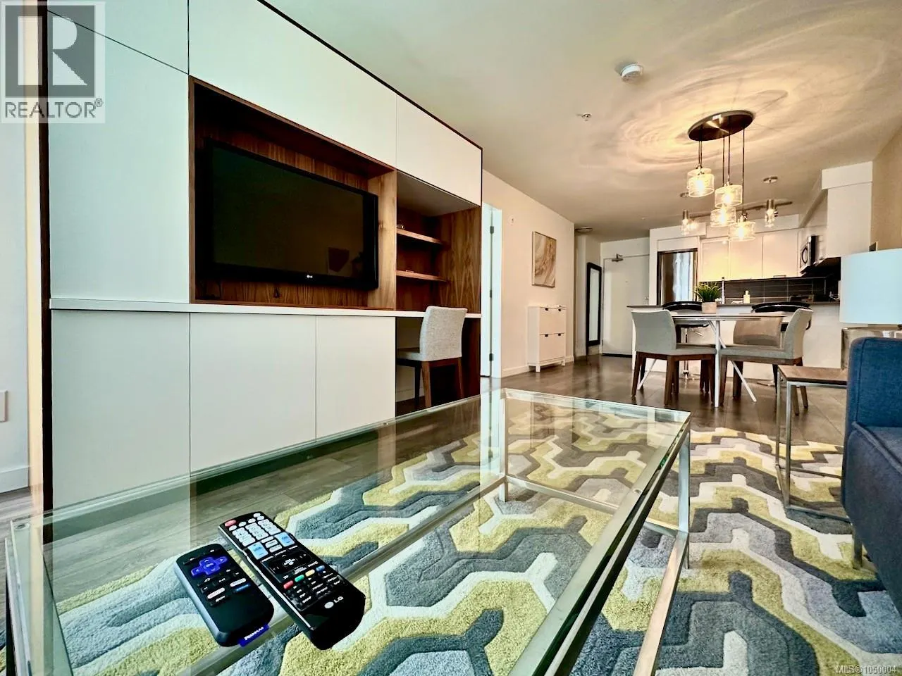 408 528 Pandora Ave
