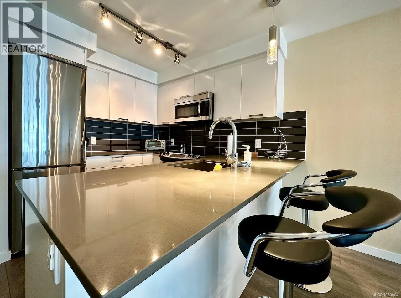 408 528 Pandora Ave