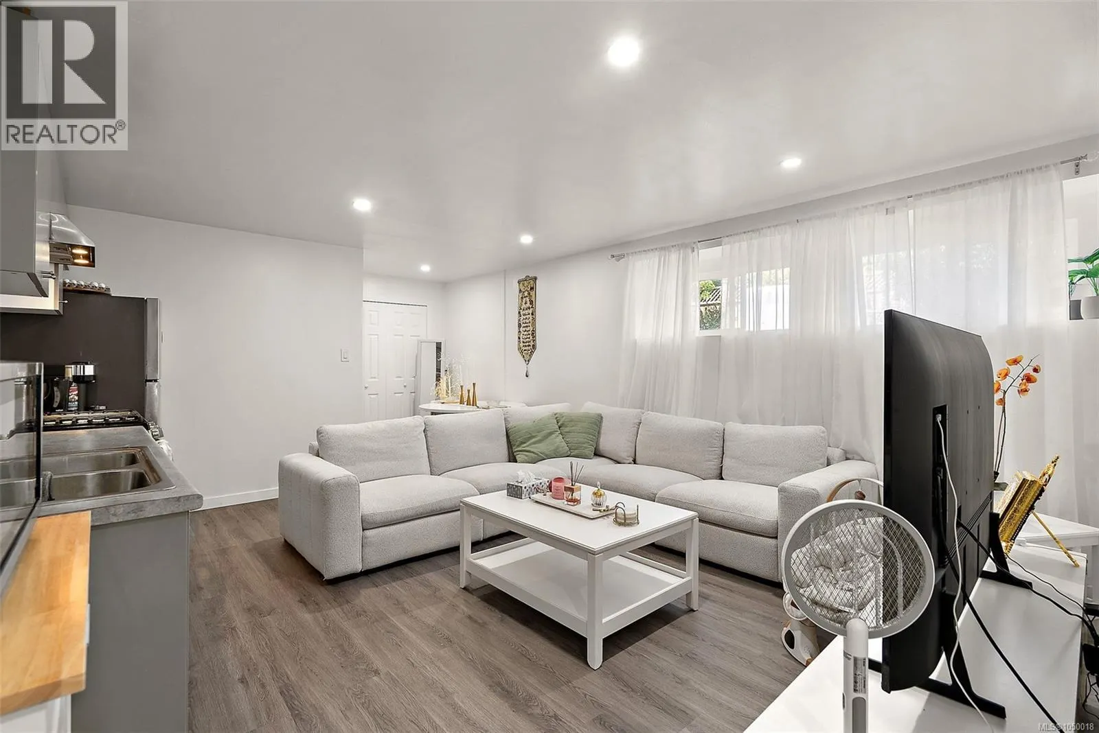 3301 Argyle Pl