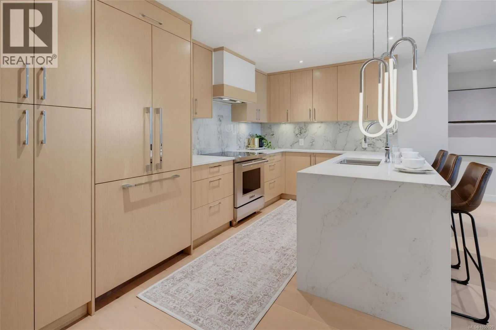 201 5229 Cordova Bay Rd