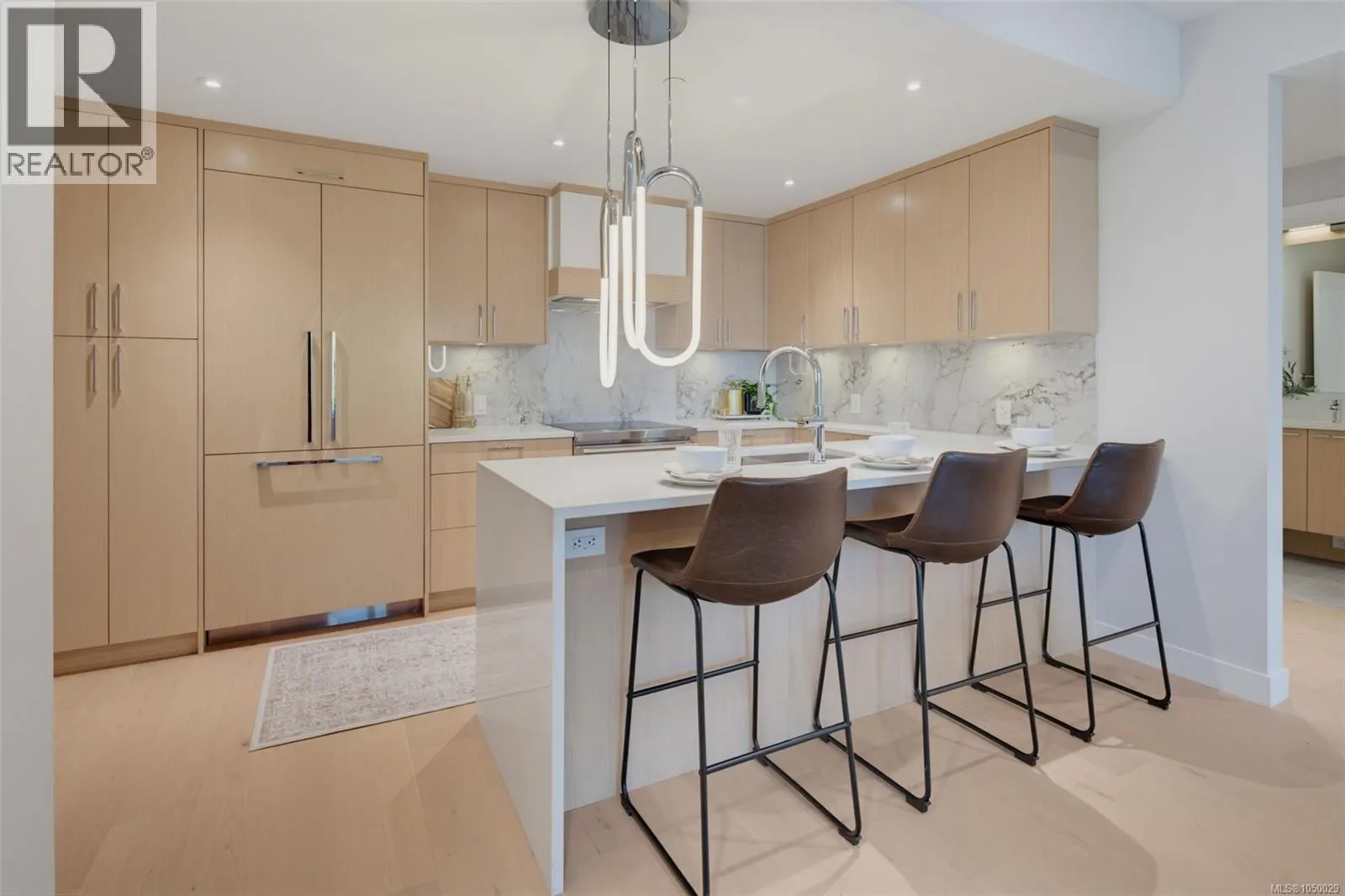 201 5229 Cordova Bay Rd