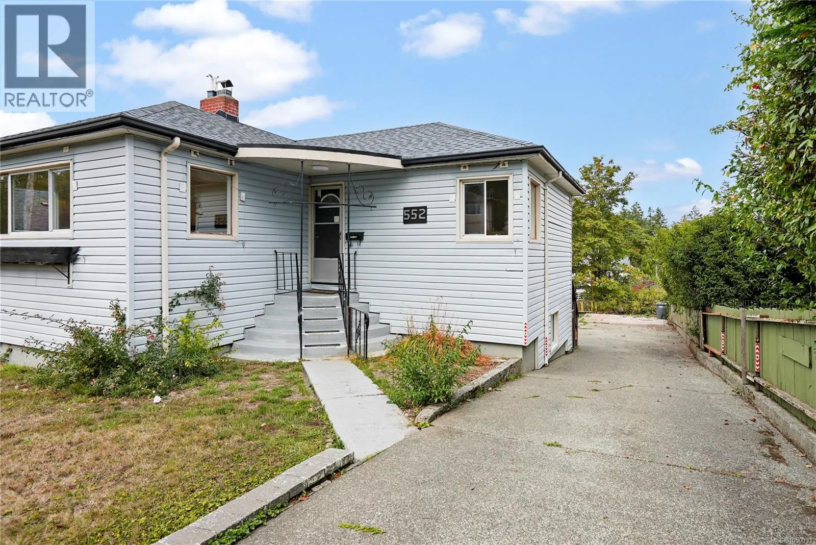 552 Davida Ave