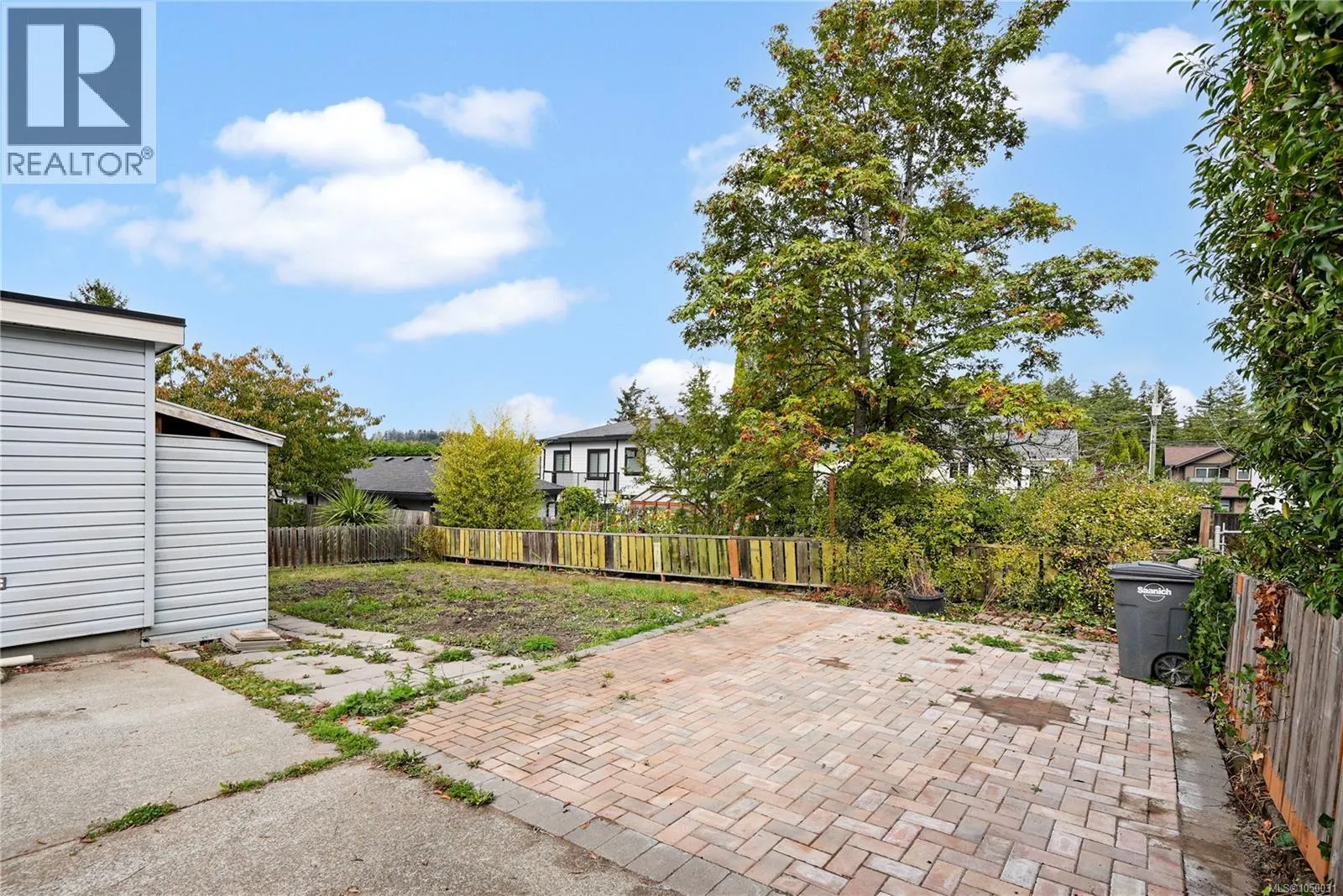 552 Davida Ave